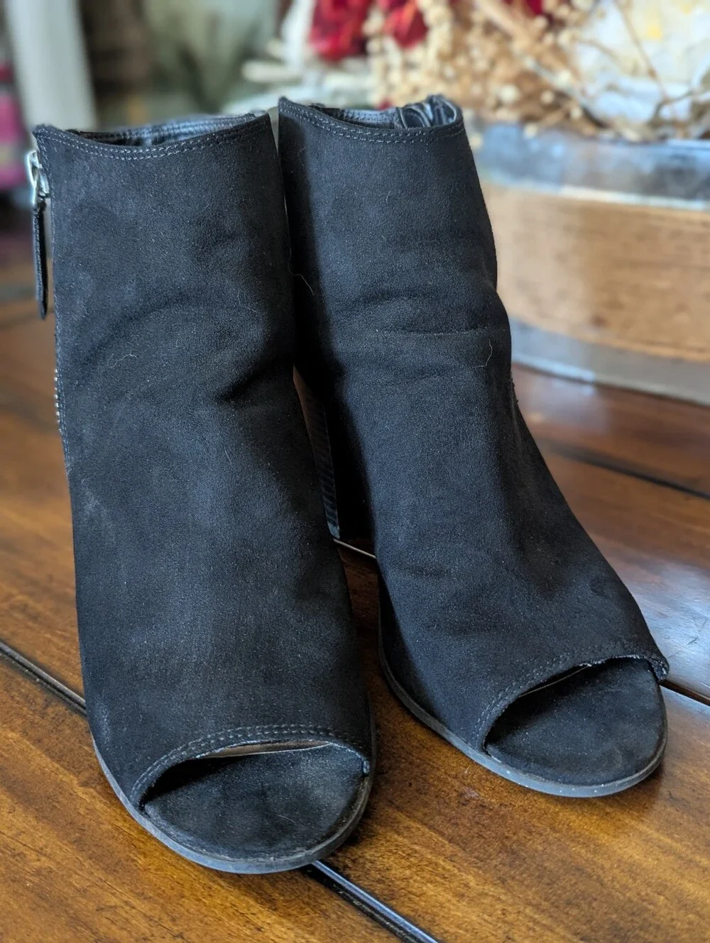 Madden Girl Black Suede Peep Toe Block Heel Ankle Booties Size 10